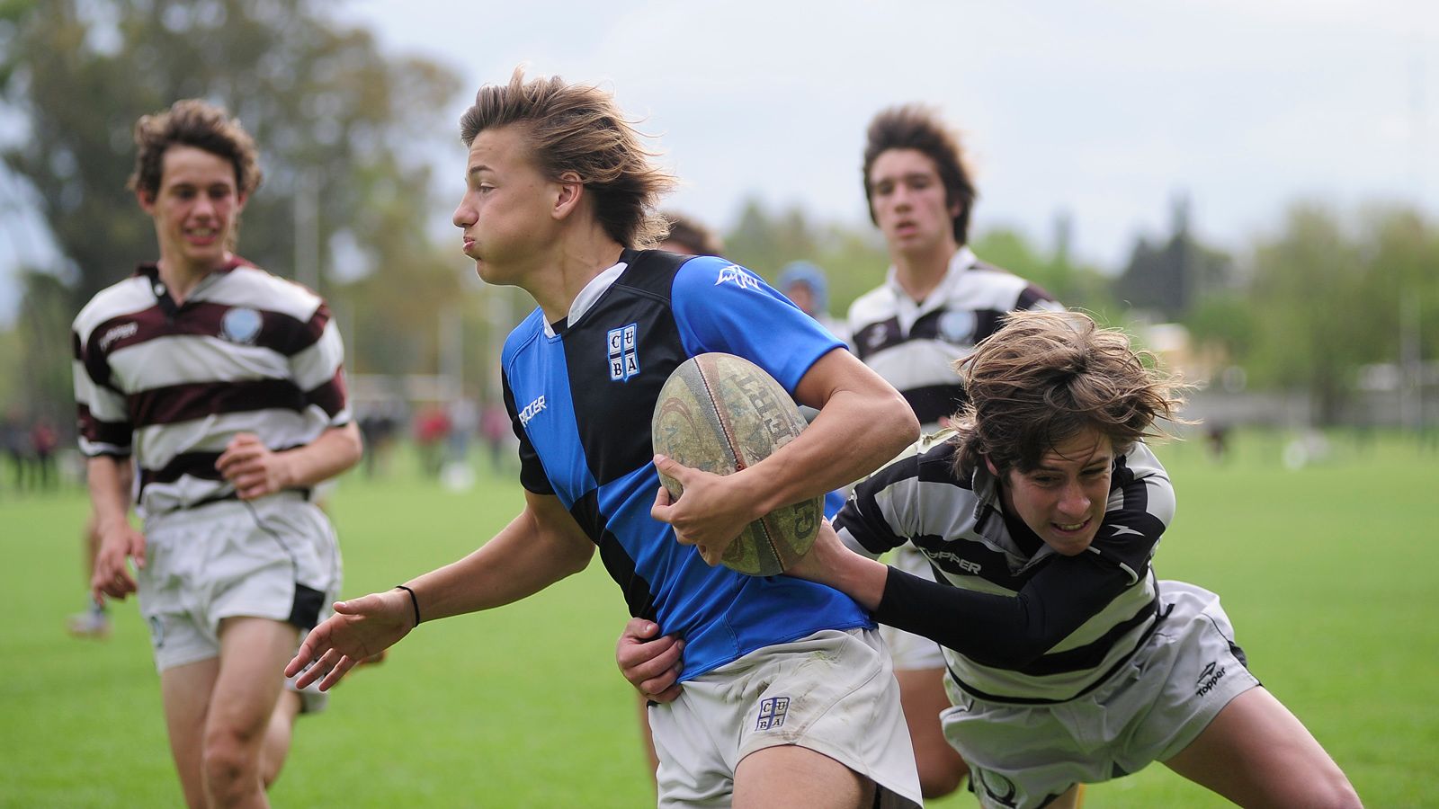 M�S QUE ACAD�MICO, UNIVERSITARIO