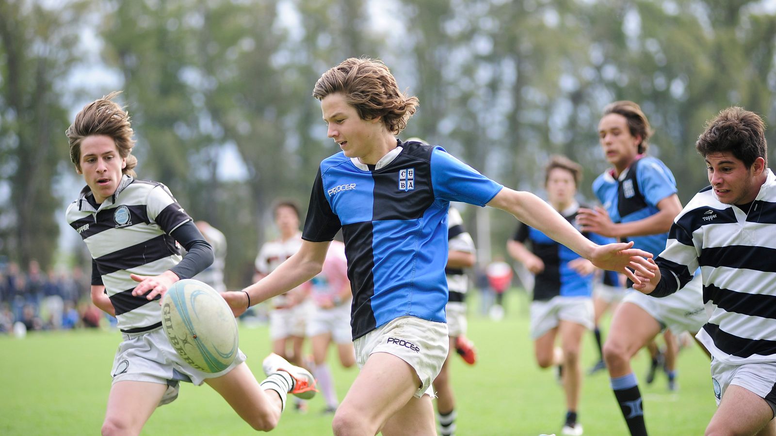 M�S QUE ACAD�MICO, UNIVERSITARIO