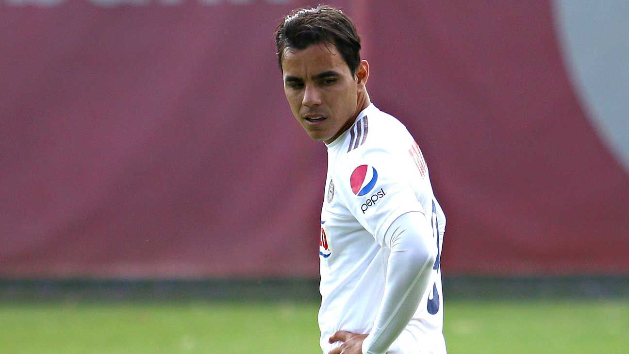 Negocian llegada de Omar Bravo a club de Arizona