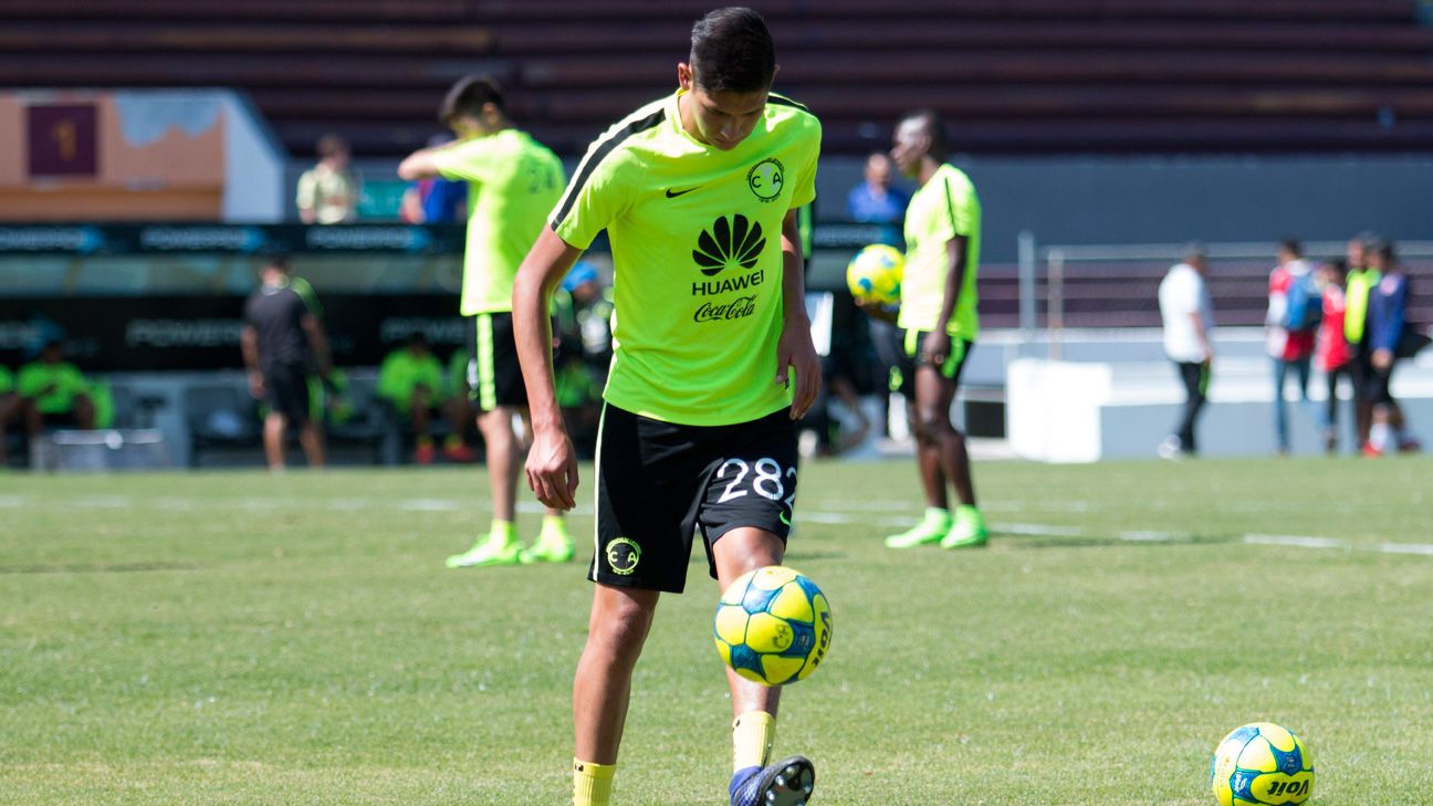 Edson Álvarez quiere ser consejero de Lainez