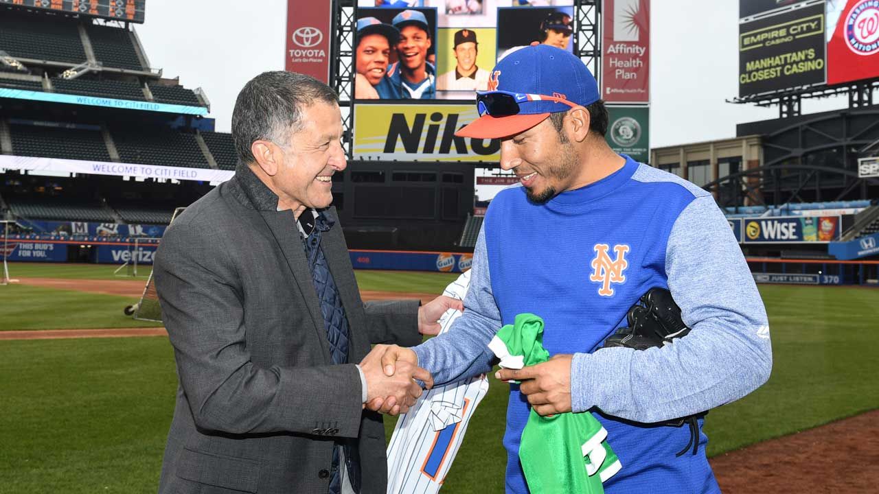 Juan Carlos Osorio en el estadio de los Mets