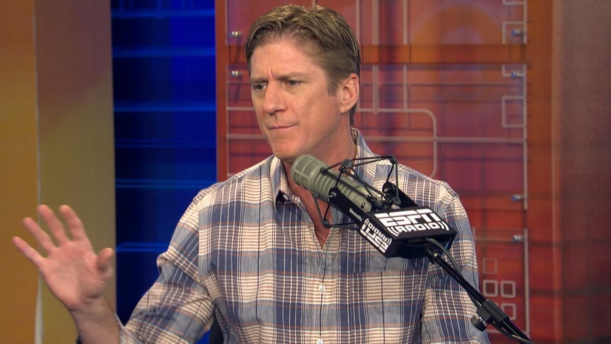 Broncos DC Phillips teases Pack with Peyton jingle