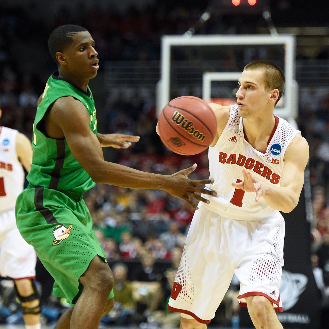 Wisconsin Badgers ride emotion into Sweet 16 Men�s