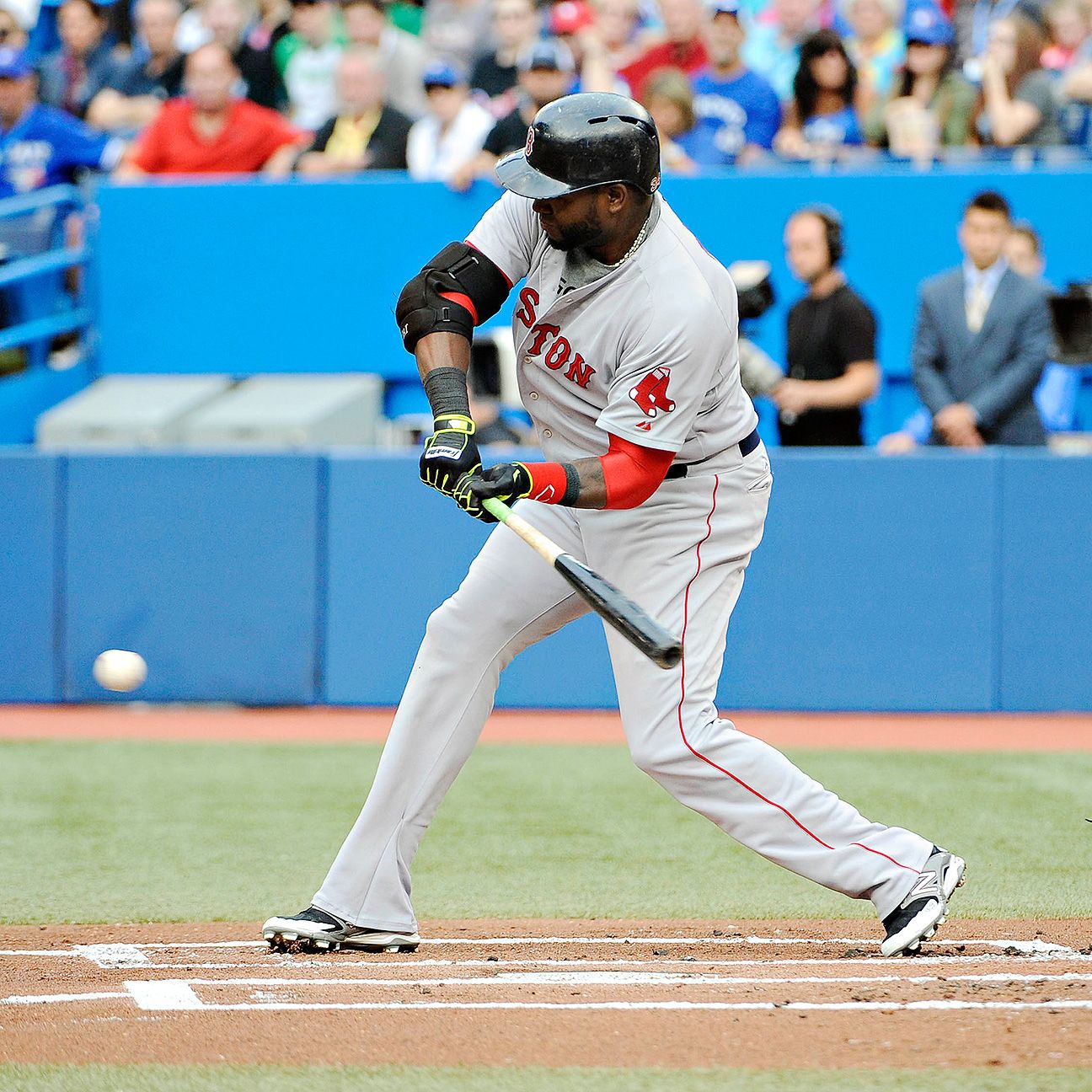 Boston Red Sox DH David Ortiz reaches 1,500 career RBIs