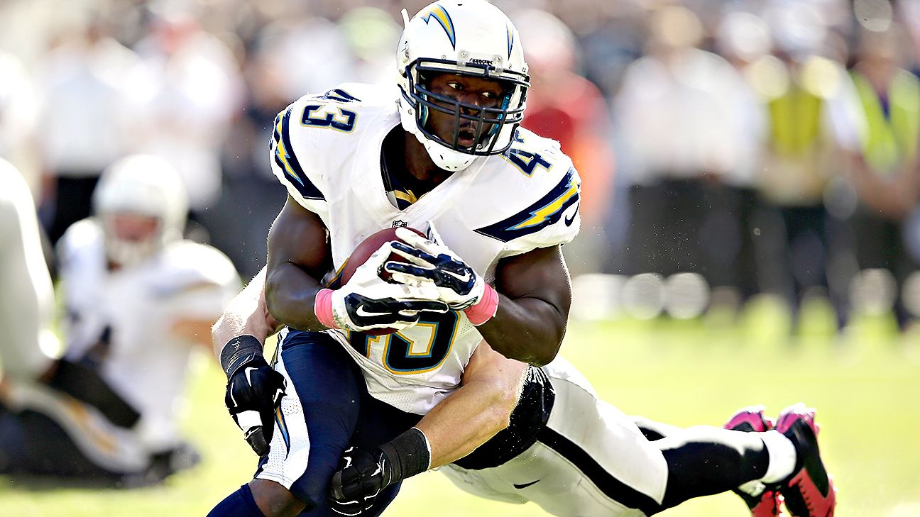 Chargers RB Oliver carted off with Achilles injury