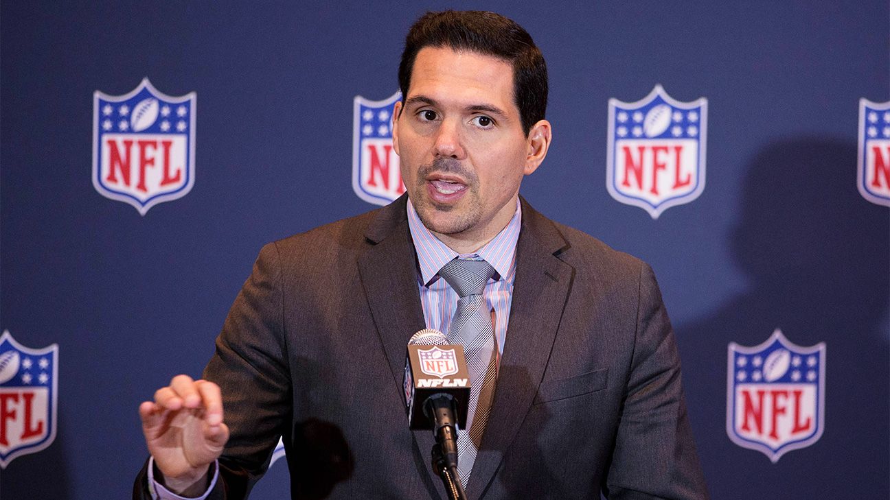 Blandino: NFL considering more full-time officials
