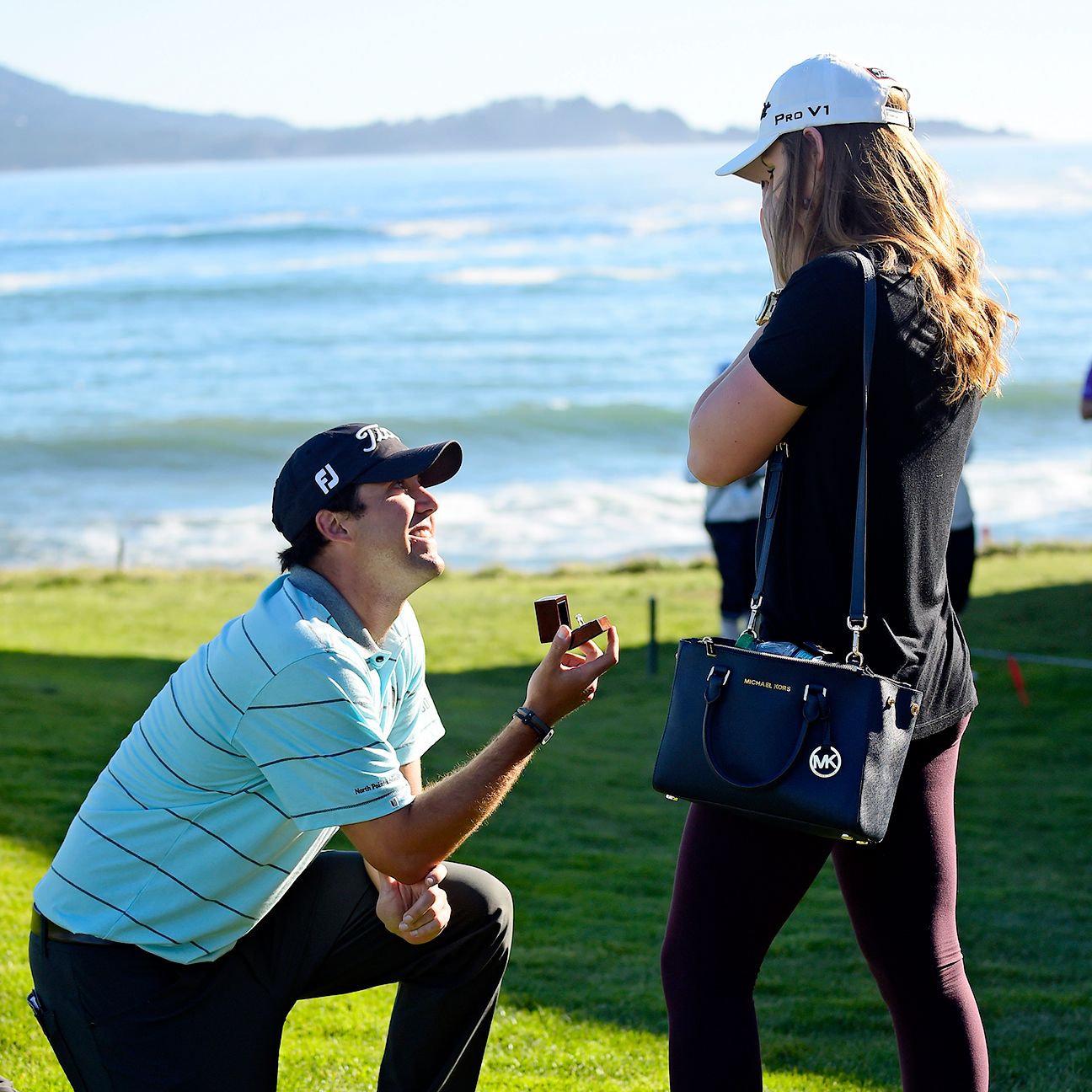 Rookie Mark Hubbard proposes to girlfriend on 18th hole at Pebble Beach