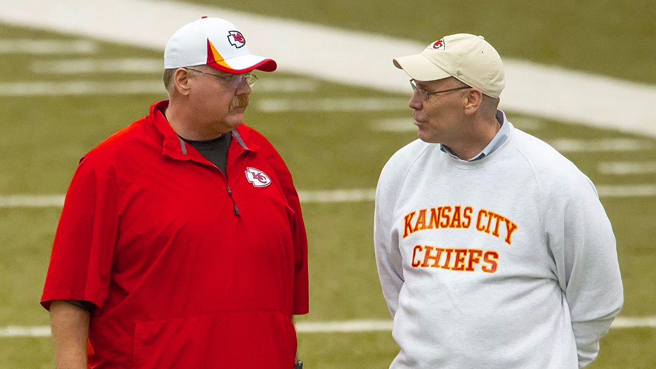 Chiefs extend Reid's deal but fire GM Dorsey