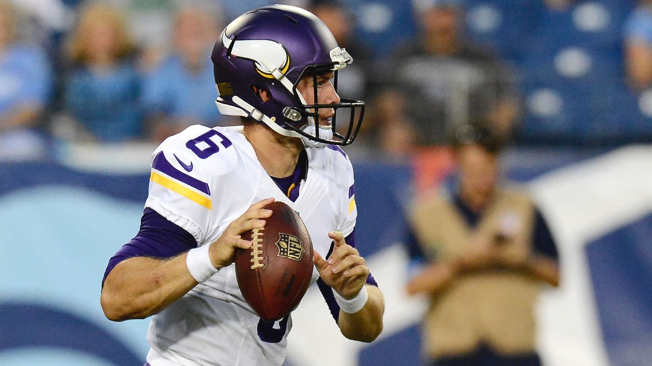 Source: Vikes QB hurt helping friend get into apt.