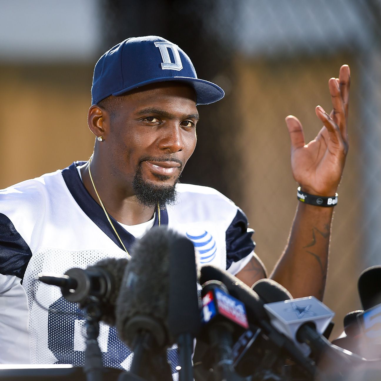 Cowboys' Jones: Dez not ruled out vs. Giants
