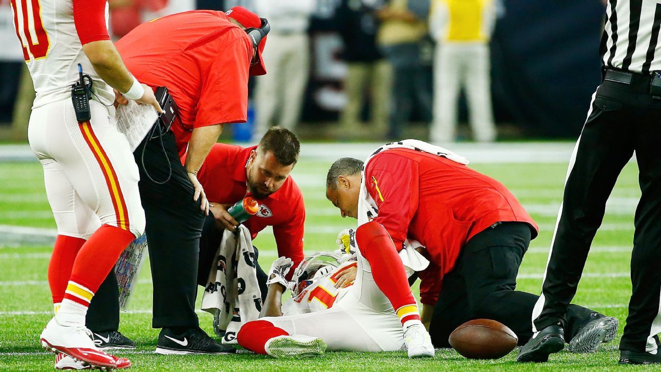 Chiefs WR Maclin has ankle sprain, no ACL tear