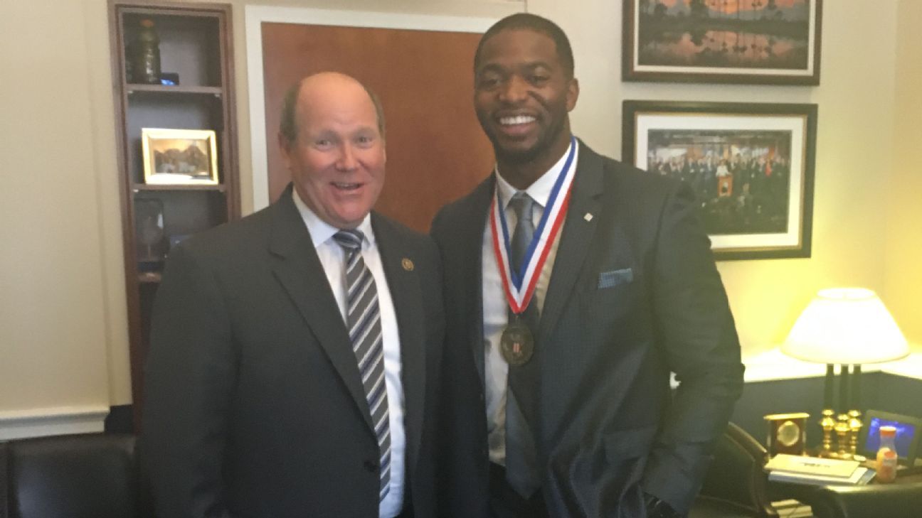 Packers' Sam Barrington goes to Washington for presidential honor