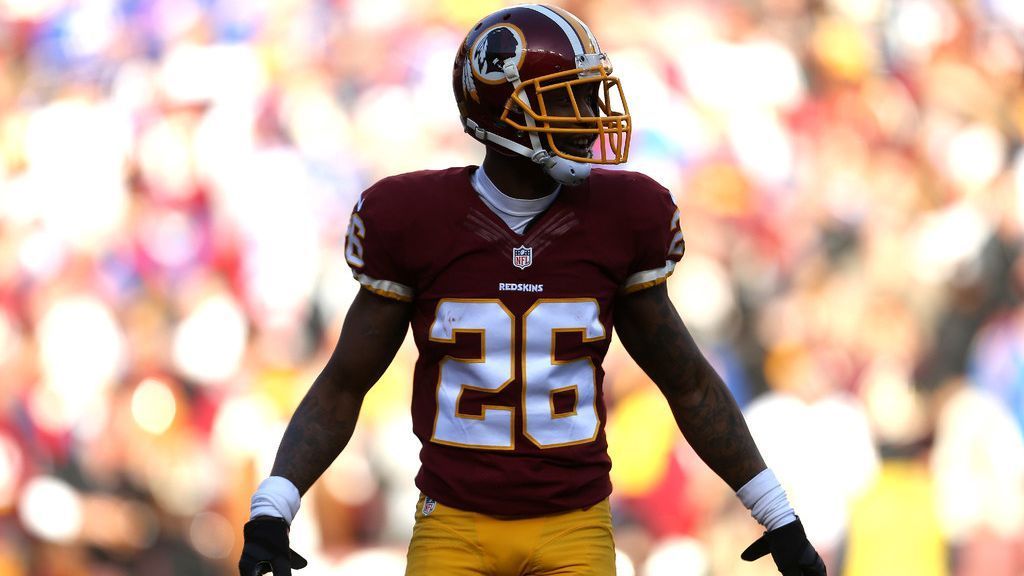 Redskins cornerback brings adorable puppies to training camp