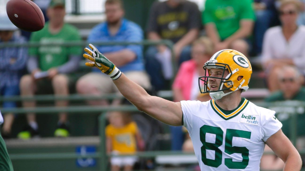 Former NFL TE Henry dies of leukemia at 24