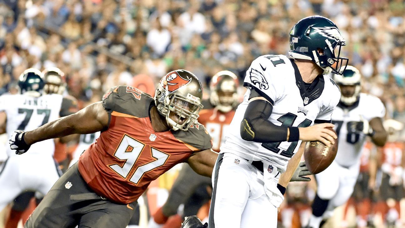 QB Carson Wentz, Eagles cram for Browns
