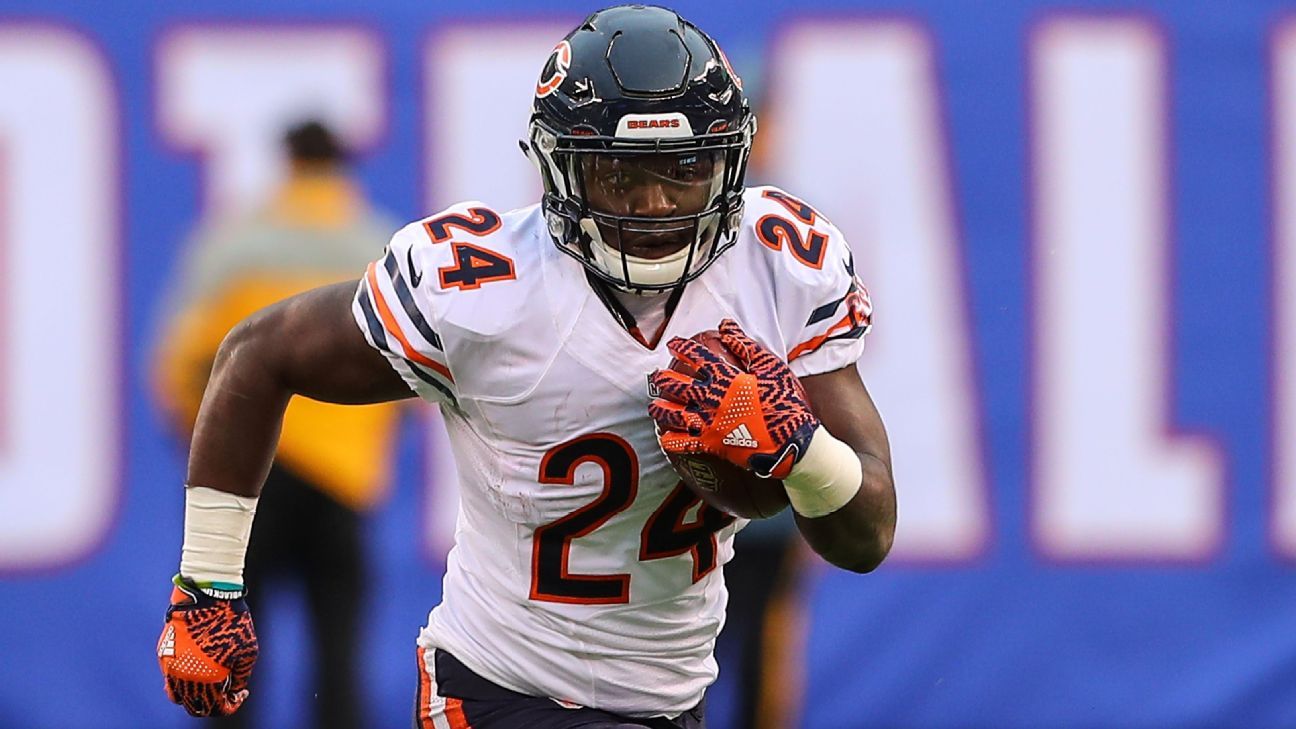 Jordan Howard breaks Bears' all-time rookie rushing mark