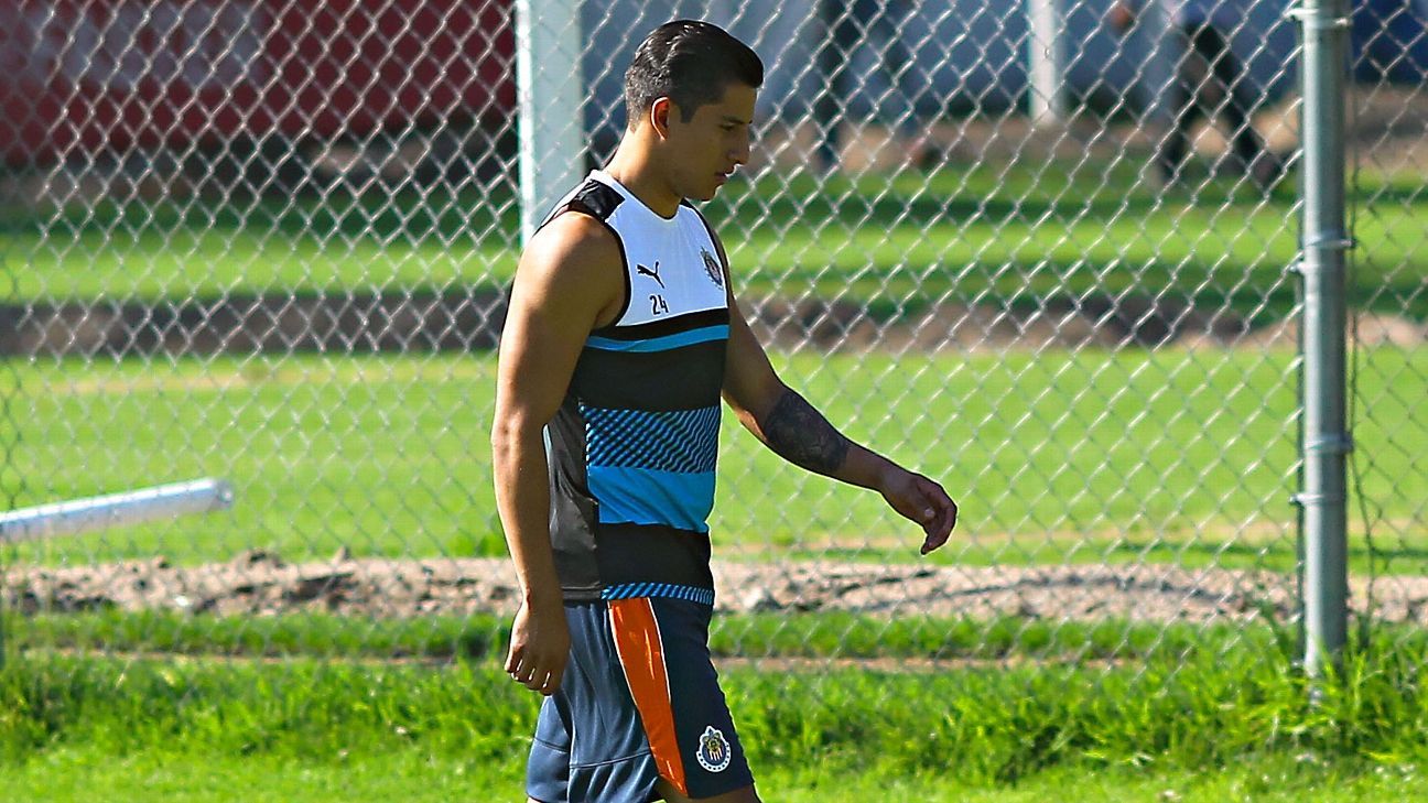 Almeyda confirma intervención a Cisneros; destaca mejoría de Brizuela y Zaldívar