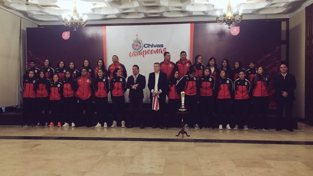 Chivas women's team receives recognition from the state government.