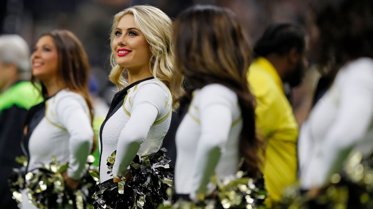 Bajo los reflectores del domo