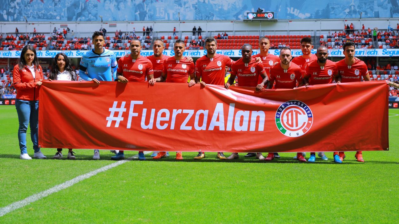 Toluca sale con manta en apoyo a Medina; Caixinha, presente en el 'Infierno