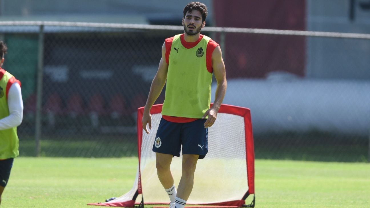 Chivas, cerca de perder a Antonio Briseño por lesión