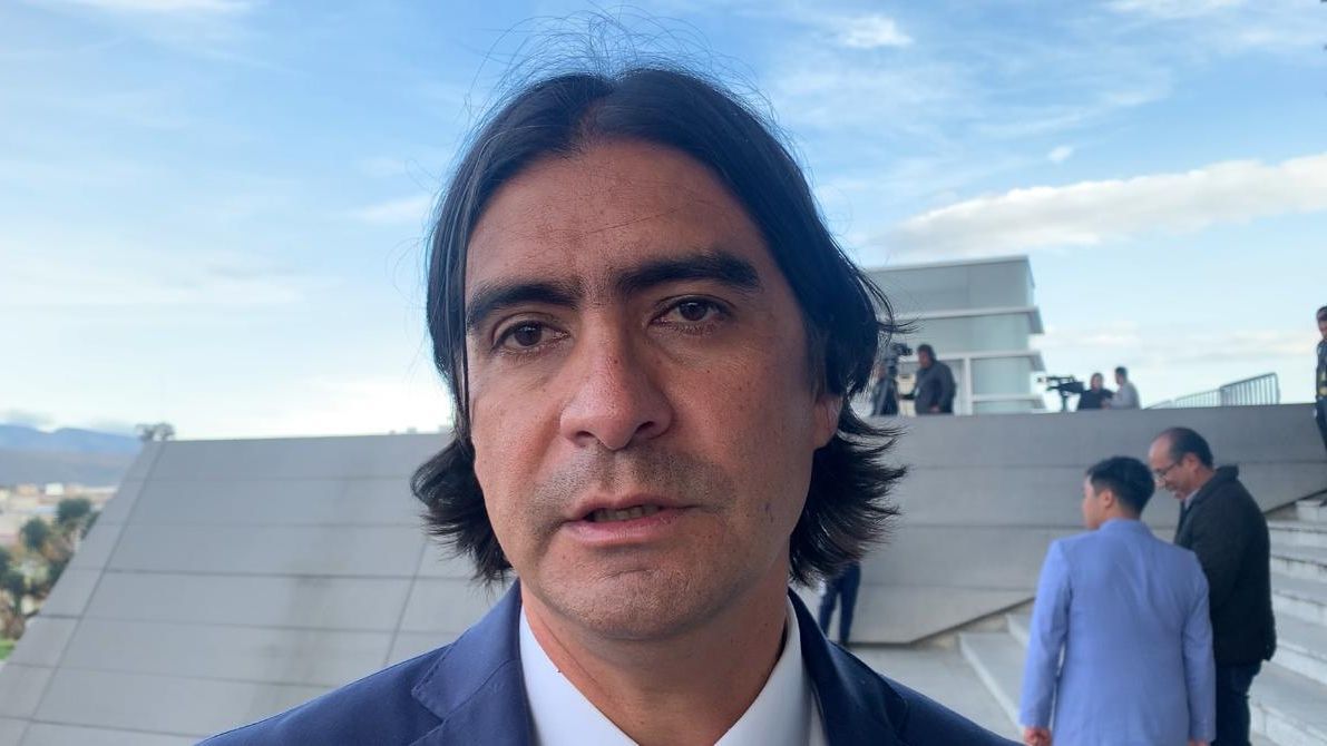 Marco Garcés no descarta negociar a Víctor Guzmán con Chivas