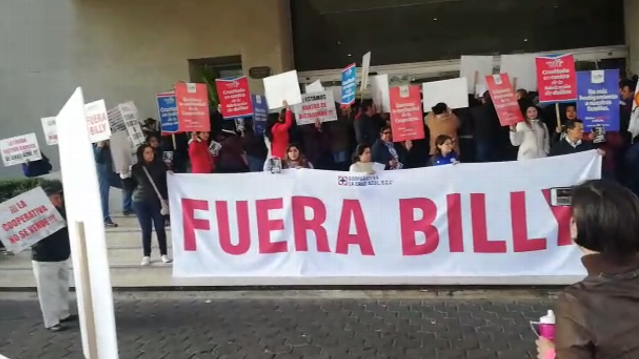 Trabajadores piden la salida Billy Álvarez de Cruz Azul