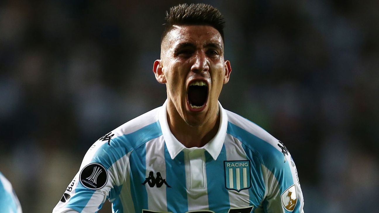 Ricky Centurion underwent a review at Velez