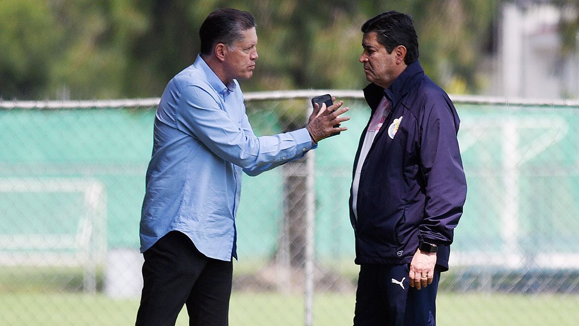 Con Chivas, Ricardo Peláez tiene su peor inicio como directivo
