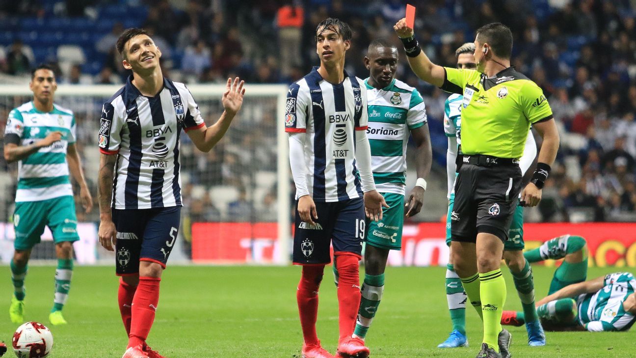 Kranevitter sigue sin completar un partido con Rayados, ahora fue expulsado