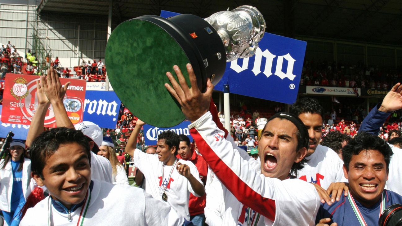 El festejo frustrado de Chivas en el Ángel de la Independencia en el título del 2006