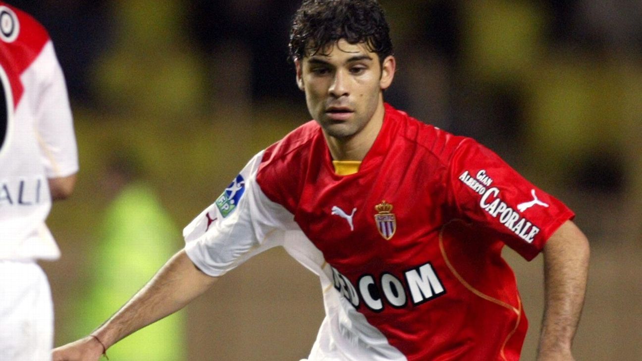 Pizzuto se une a la pequeña delegación de futbolistas mexicanos que llegaron a Francia