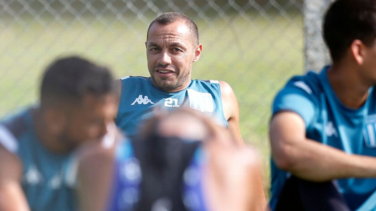 Chelo Díaz sale del equipo de Racing y podría volver a operarse