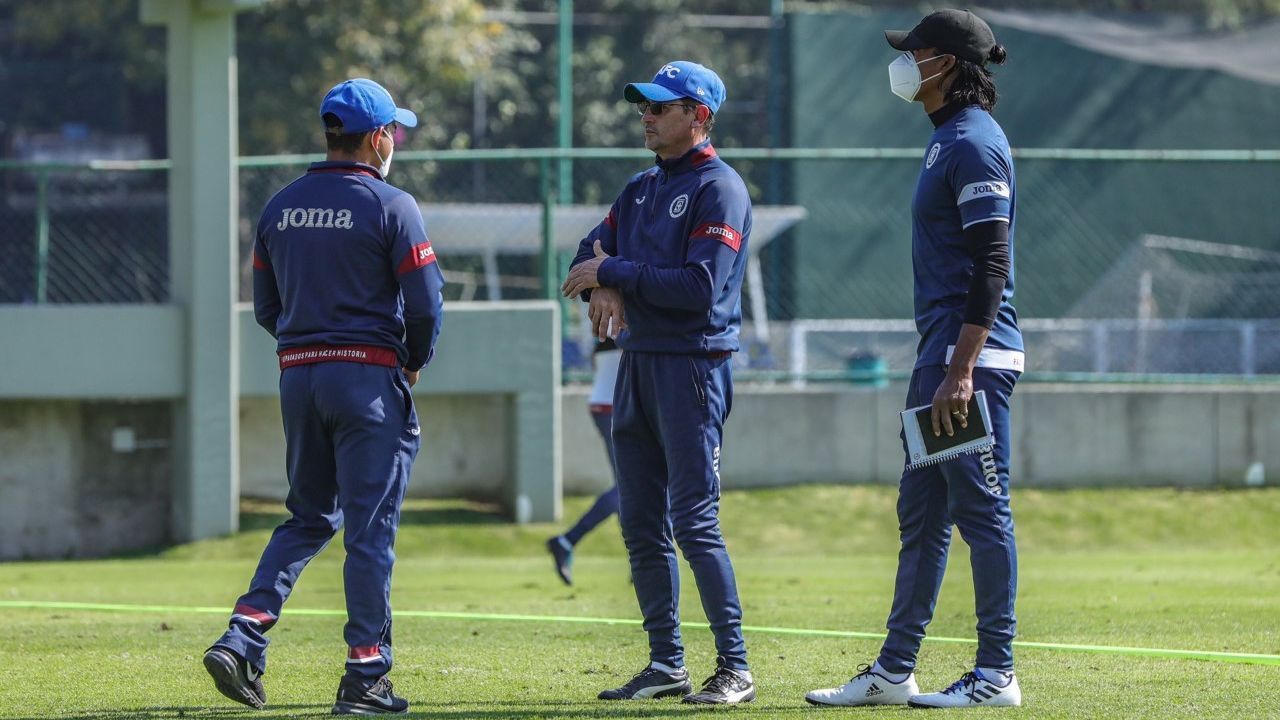 ¿Quién es Armando González, técnico interino de Cruz Azul?