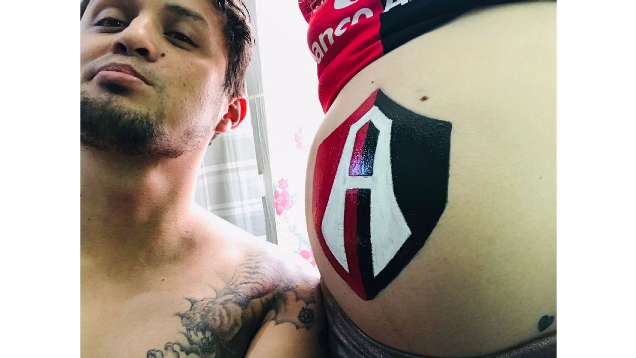 Aficionado del Atlas nombrará a su hija 'Camila' en honor a Camilo Vargas