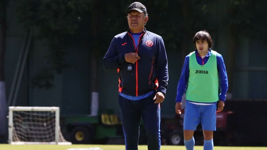 Juan Reynoso entrena a Cruz Azul, que prepara juego ante Necaxa