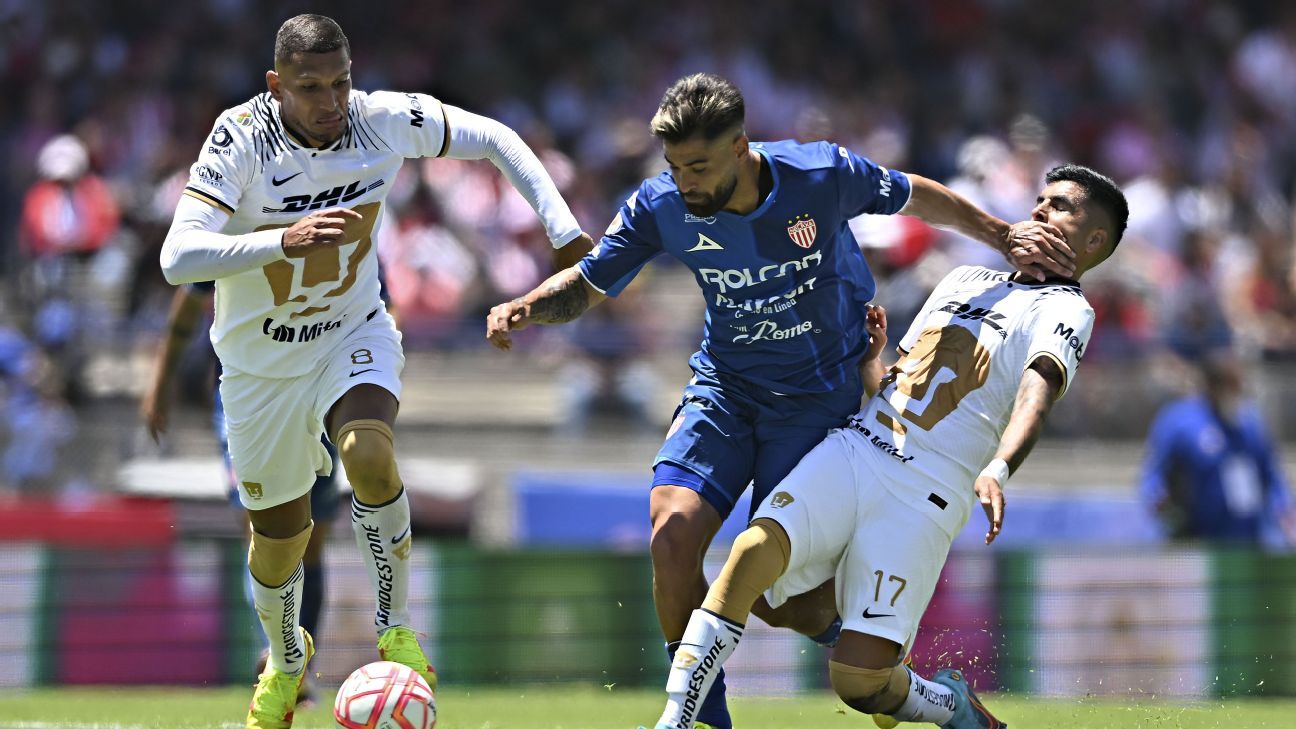 Ramos Rizo critica 'VARdependencia' de árbitro en el Pumas vs. Necaxa