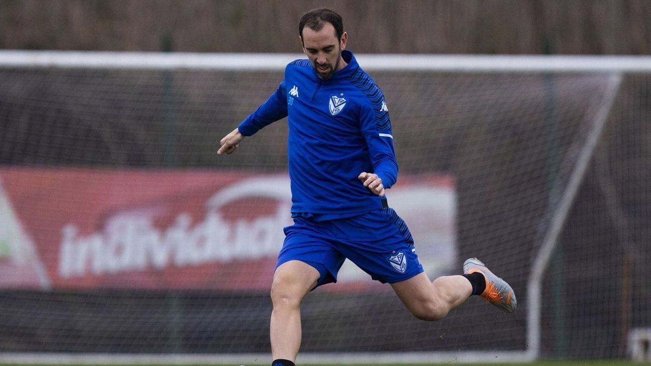 Diego Godín viajó a España a continuar la rehabilitación de su lesión
