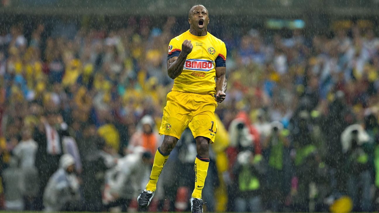 Chucho Benitez gave his championship jersey vs Cruz Azul to Miguel Herrera - ESPN