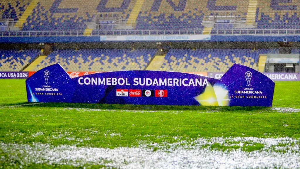 Audax vs Ñublense match was suspended due to heavy rain - ESPN