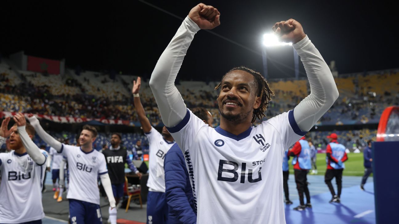 Carrillo, nuevo jugador de l Qadisiya, se despidió de Al Hilal - ESPN