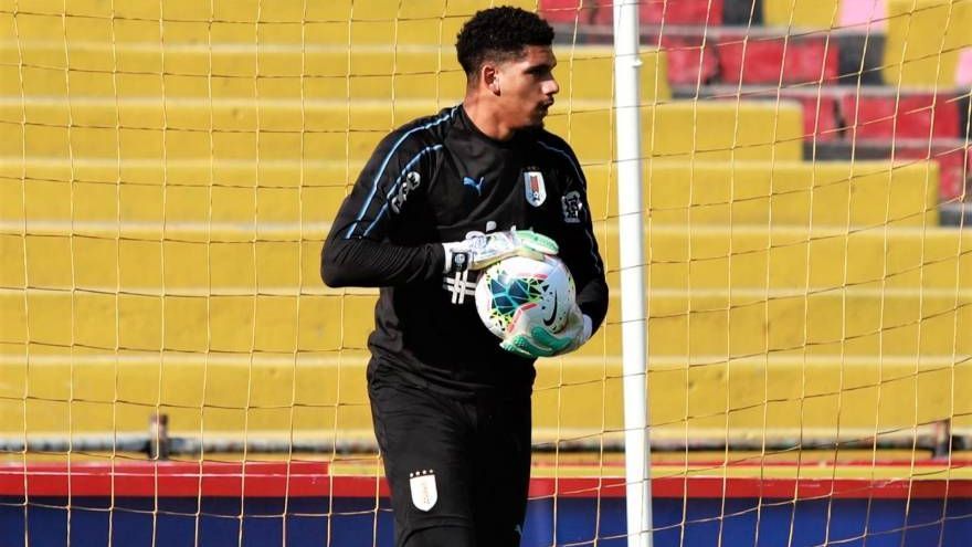 Ronald Araujo and Marc-André ter Stegen discussed the possibility of the Uruguayan goalkeeper playing for Barcelona! - ESPN