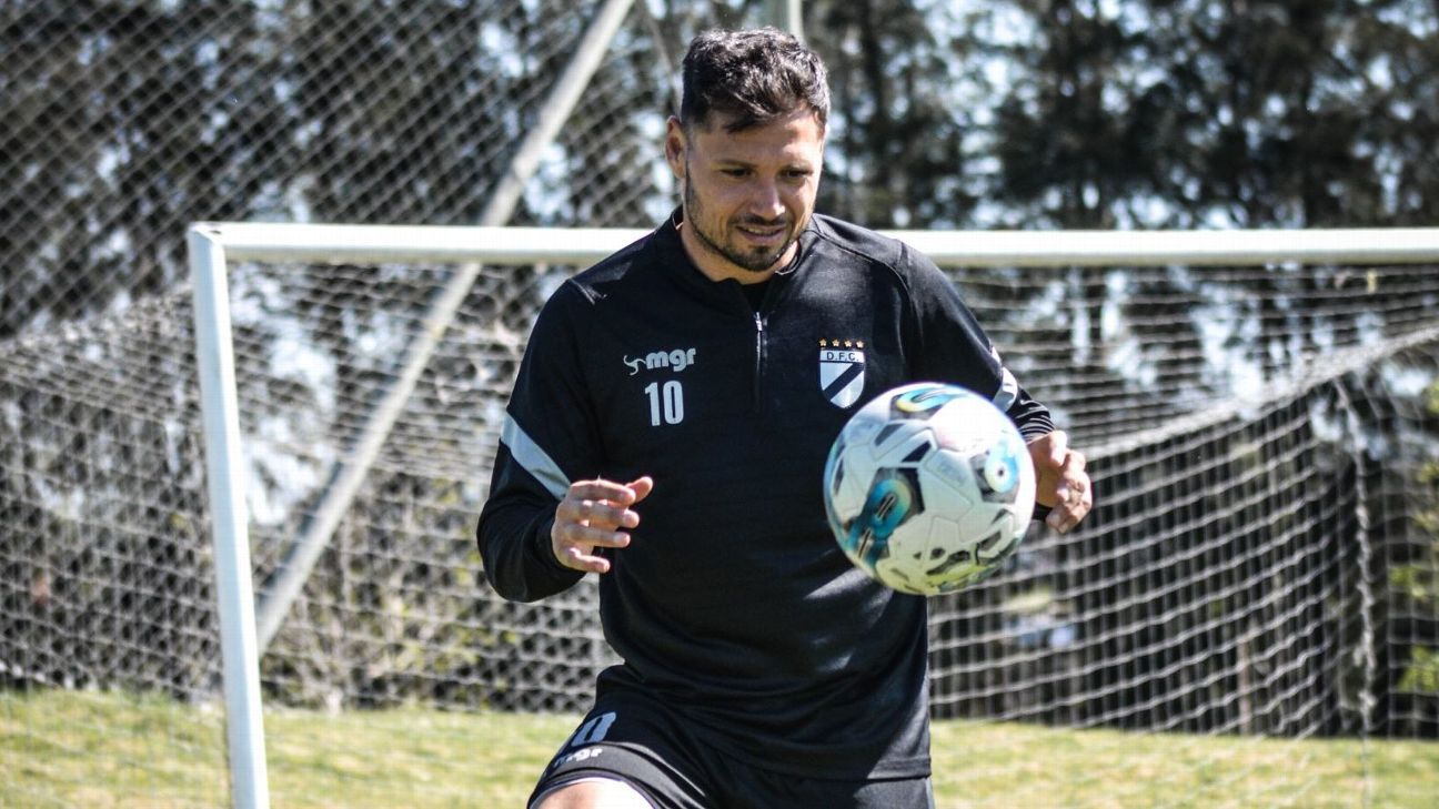 Mauro Zárate debutó en Danubio y volvió a jugar luego de casi diez meses - ESPN