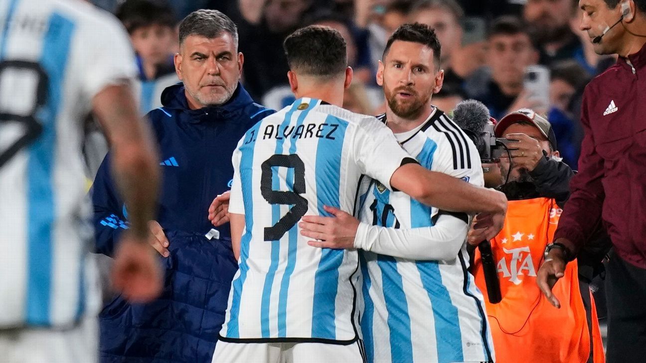 Messi jugó menos de un tiempo ante Paraguay y los palos le negaron dos veces el gol - ESPN