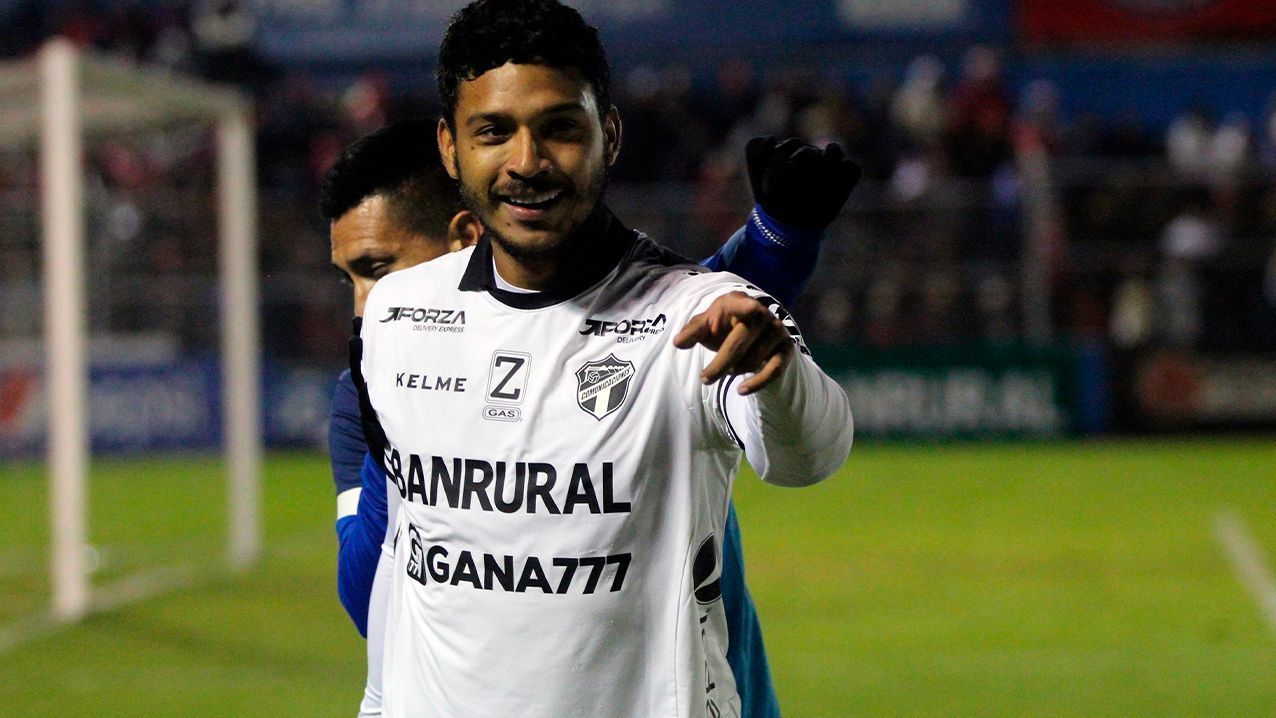 Comunicaciones FC festeja doble y sale bien librado del Mario Camposeco - ESPN