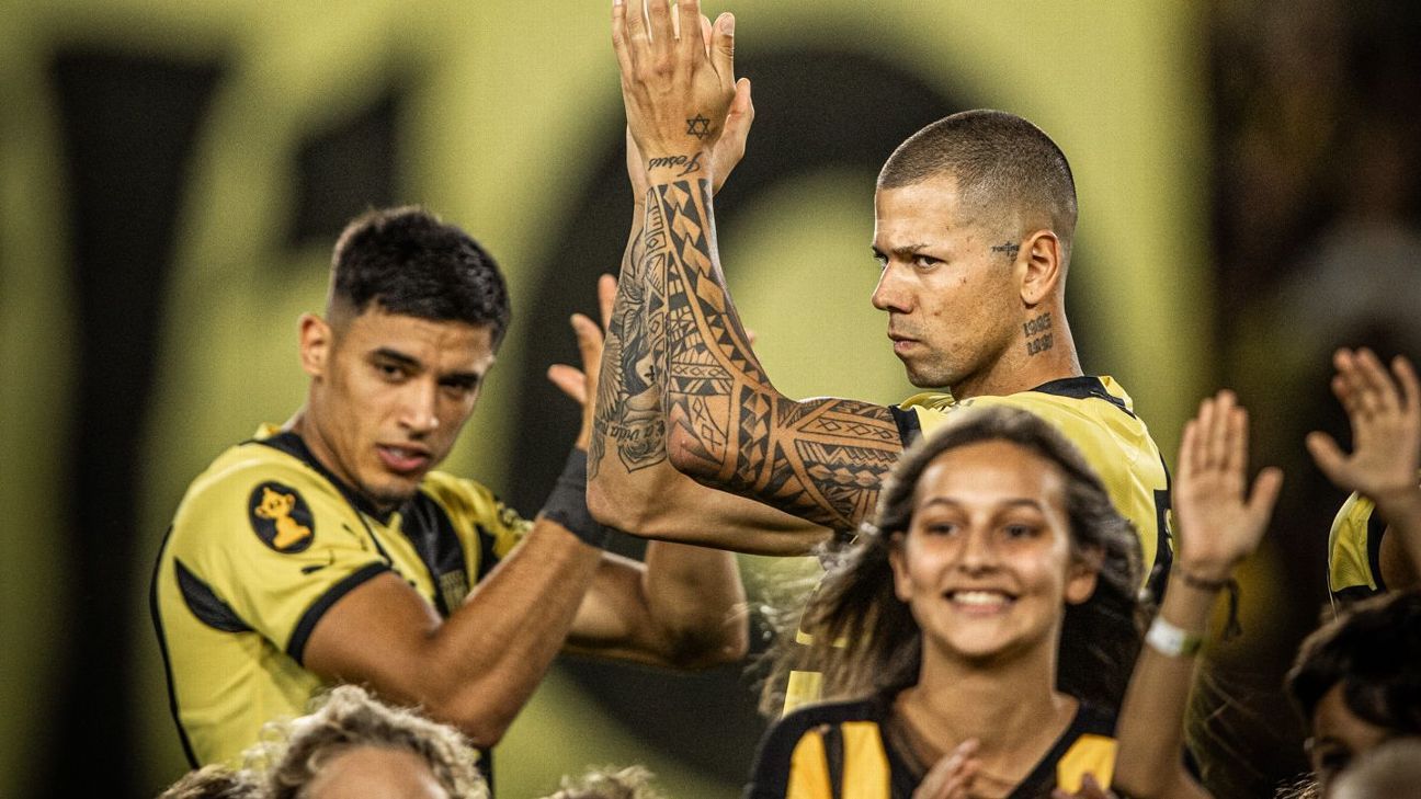 Guzmán Rodríguez salió en defensa de Leo Coelho, su compañero de zaga en Peñarol - ESPN