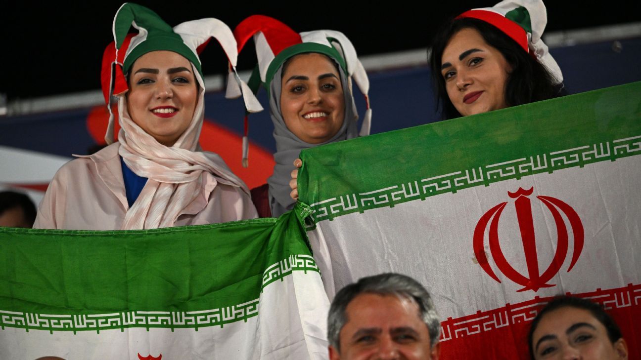 Por primera vez una mujer será parte de los árbitros en el futbol iraní - ESPN
