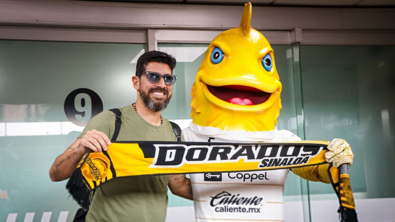 El Loco' Washington Sebastián Abreu llegó a México para asumir como entrenador de Dorados - ESPN