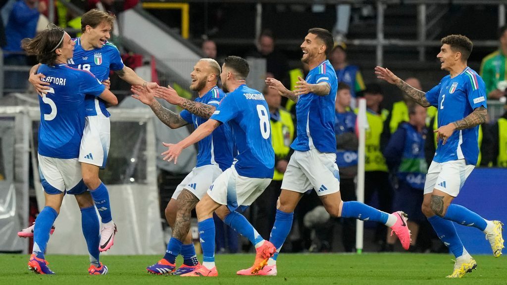Italia sufrió de más ante Albania para obtener su primera victoria - ESPN