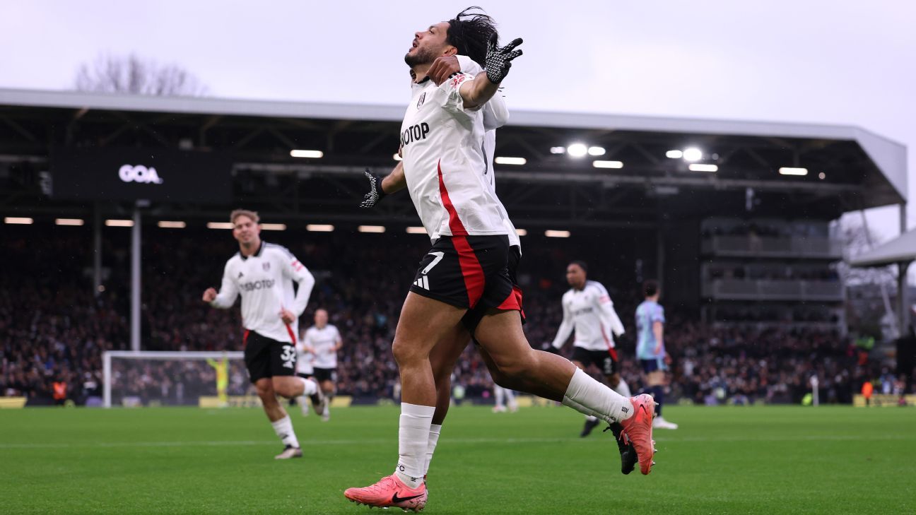 Jiménez se pone a un gol de la marca de Chicharito en Premier - ESPN